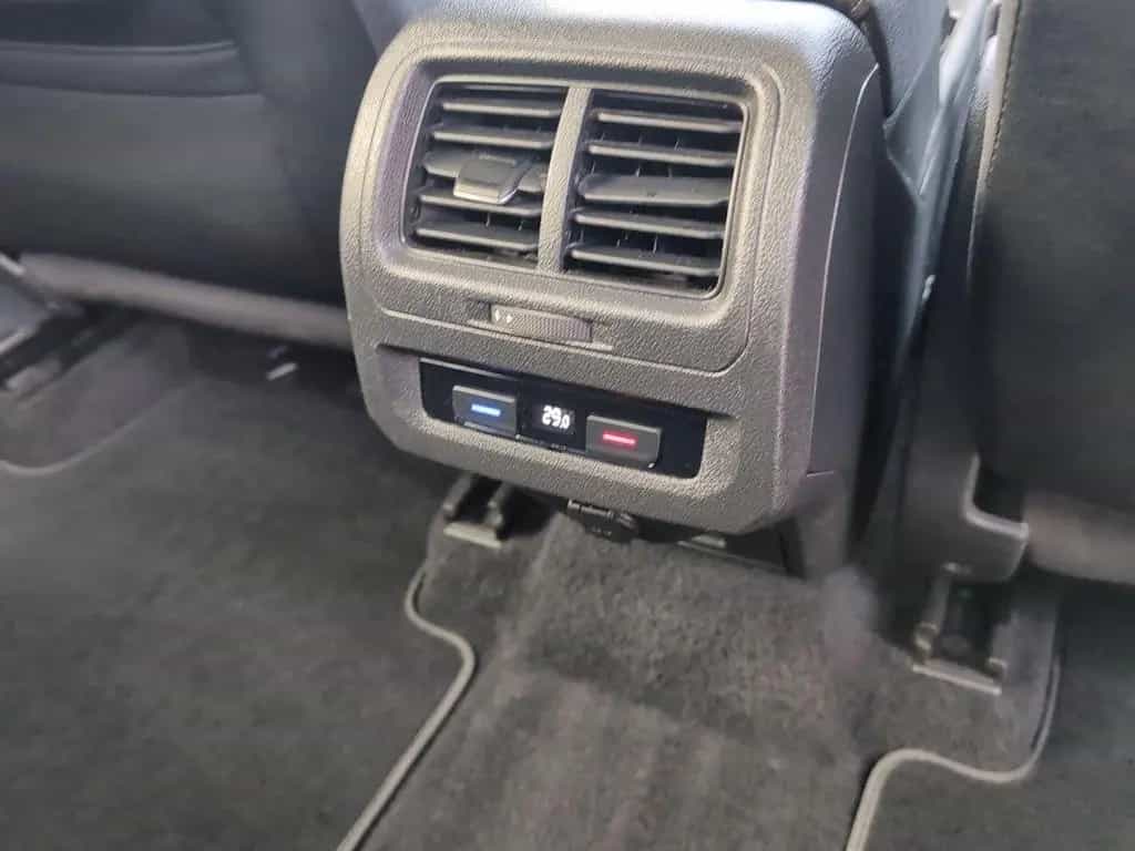 Volkswagen Touran 09/2017-photo-22