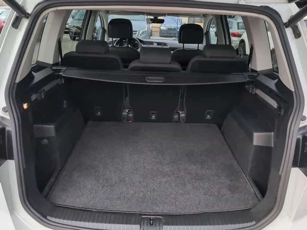Volkswagen Touran 09/2017-photo-8