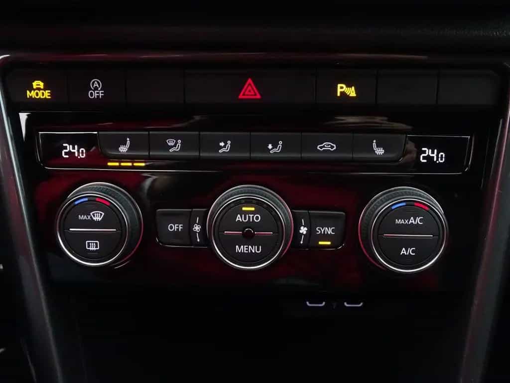 Volkswagen T-Roc 1.5 TSI R-Line LED Navi Sitzheizung AHK 07/2021-photo-13