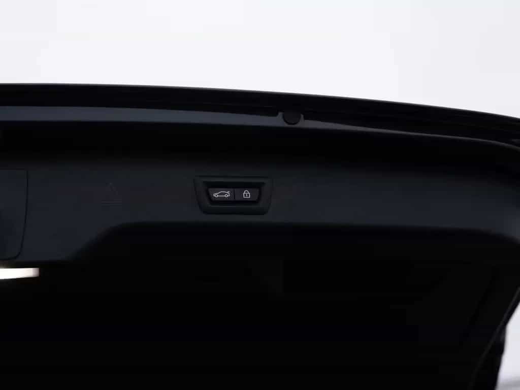 BMW 5 Series d Touring xDrive M-Sport PANO HUD LASER W-LAN 06/2022-photo-13
