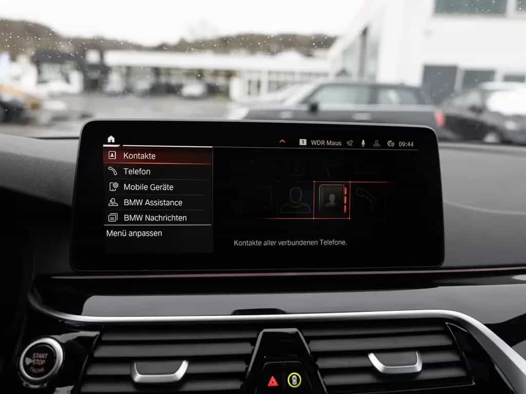 BMW 5 Series d Touring xDrive M-Sport PANO HUD LASER W-LAN 06/2022-photo-18