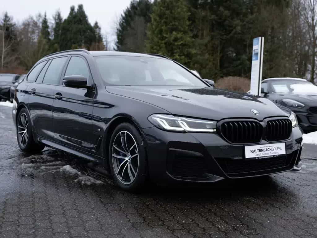 BMW 5 Series d Touring xDrive M-Sport PANO HUD LASER W-LAN 06/2022-photo-2