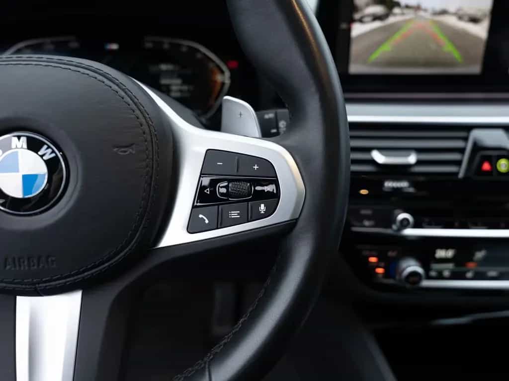 BMW 5 Series d Touring xDrive M-Sport PANO HUD LASER W-LAN 06/2022-photo-22