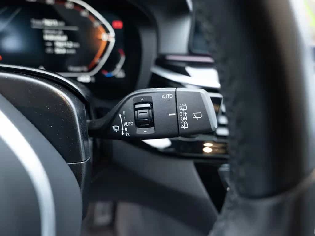 BMW 5 Series d Touring xDrive M-Sport PANO HUD LASER W-LAN 06/2022-photo-24