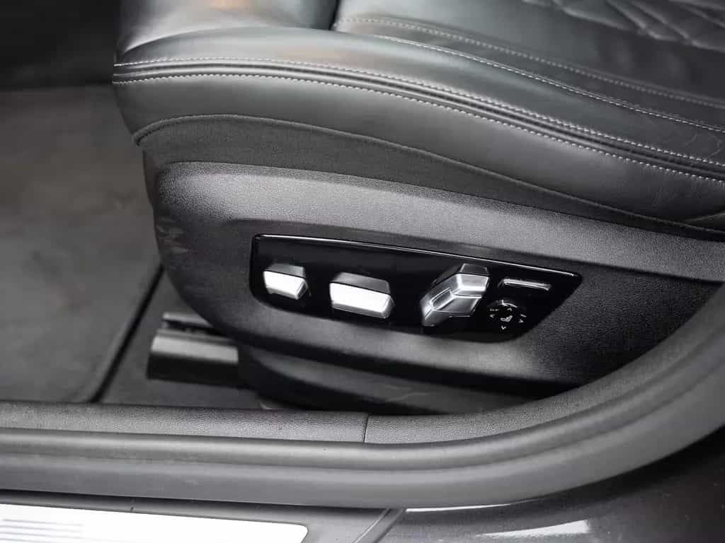 BMW 5 Series d Touring xDrive M-Sport PANO HUD LASER W-LAN 06/2022-photo-28