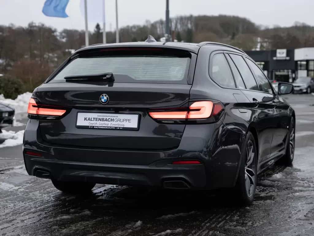 BMW 5 Series d Touring xDrive M-Sport PANO HUD LASER W-LAN 06/2022-photo-5
