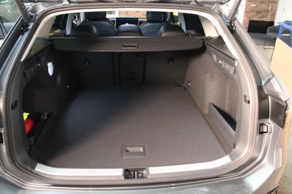 Volkswagen Passat Elegance 2.0 TDI DSG 150 PS SOFORT VERFÜ 11/2025-photo-23