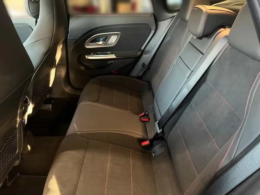 Mercedes-Benz CLA 200 4MATIC AMG Night*AHK*Burmester3D*Pano 12/2025-photo-8