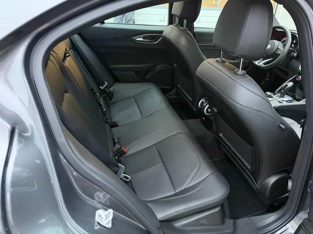 Alfa Romeo Giulia Ti Q4*SHZ*NAVi*Kamera* 11/2024-photo-14