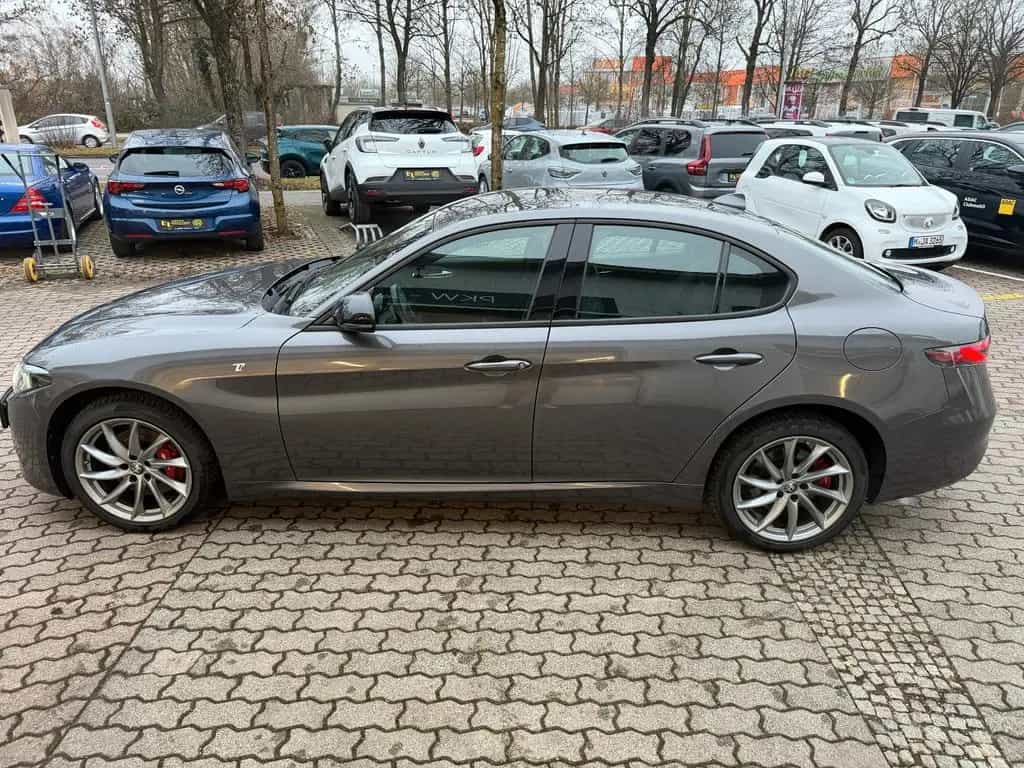 Alfa Romeo Giulia Ti Q4*SHZ*NAVi*Kamera* 11/2024-photo-7