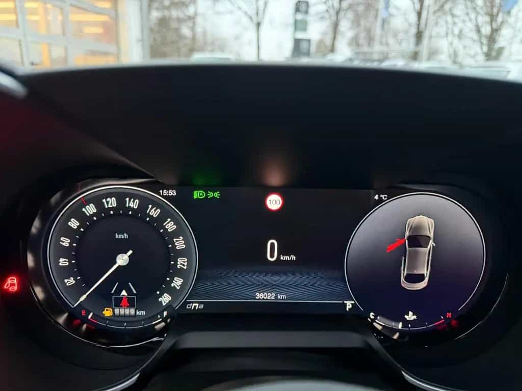 Alfa Romeo Giulia Ti Q4*SHZ*NAVi*Kamera* 11/2024-photo-9