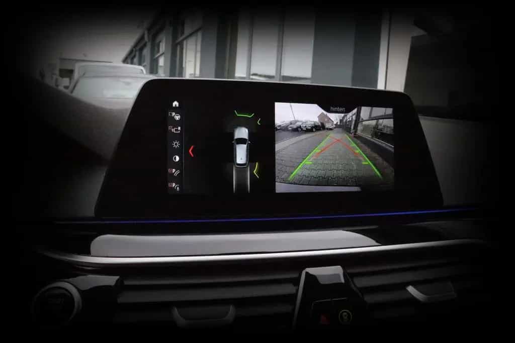BMW 5 Series 520 i Sport Line*PANO*LIVE*SHZ*LED* 01/2020-photo-10