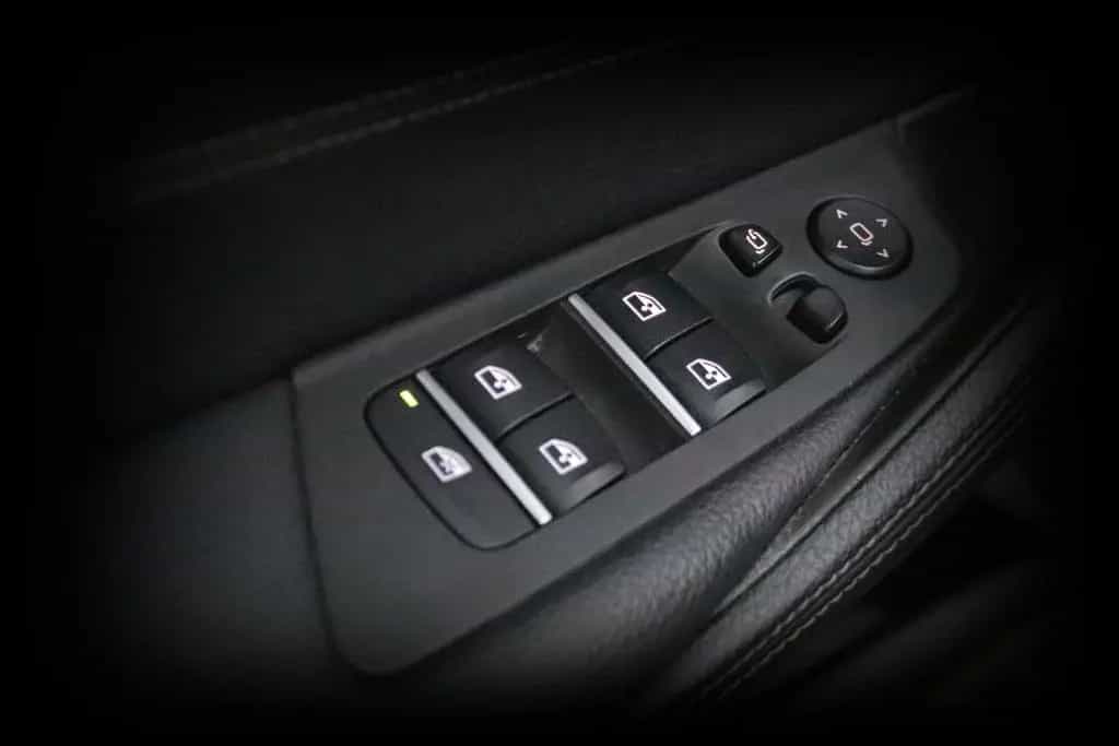 BMW 5 Series 520 i Sport Line*PANO*LIVE*SHZ*LED* 01/2020-photo-18