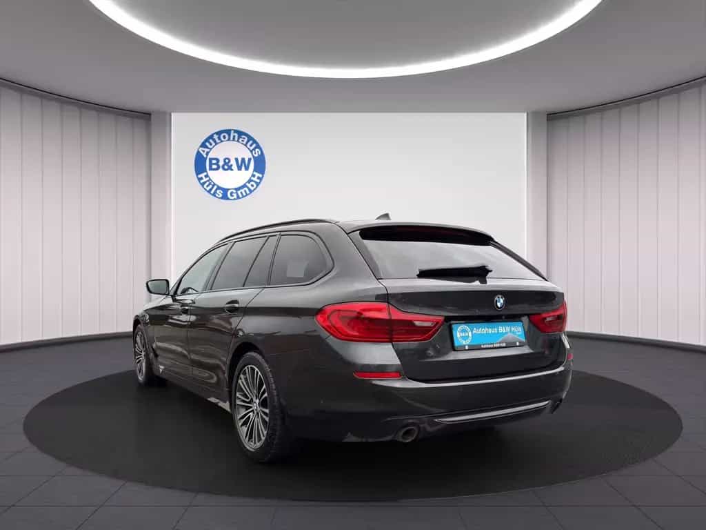 BMW 5 Series 520 i Sport Line*PANO*LIVE*SHZ*LED* 01/2020-photo-4