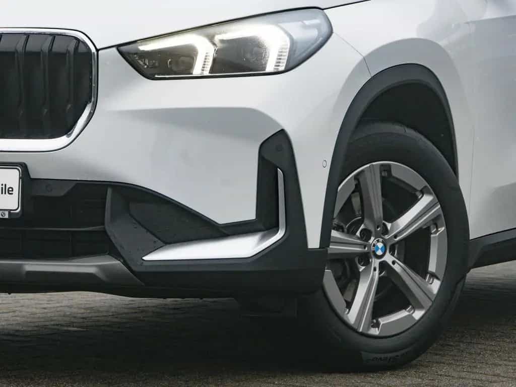BMW X1 sDrive18d LED/SHZ/AHK 02/2023-photo-2