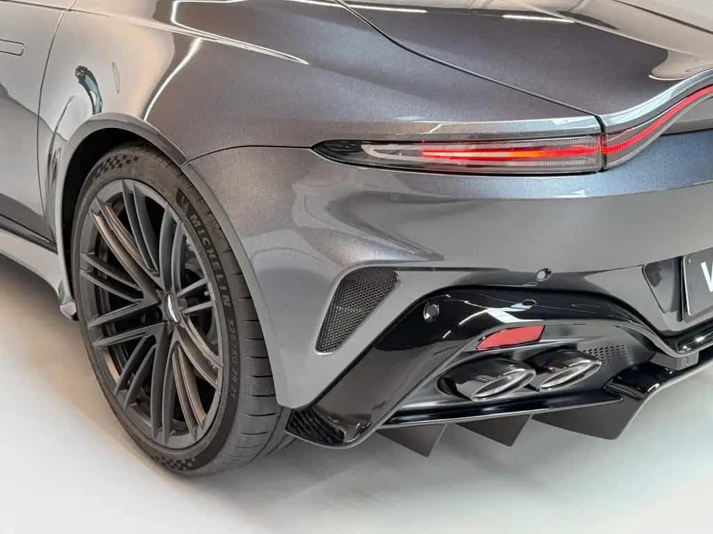 Aston Martin V8 Vantage Vantage Roadster | Aston Martin Brussels 08/2025-photo-12