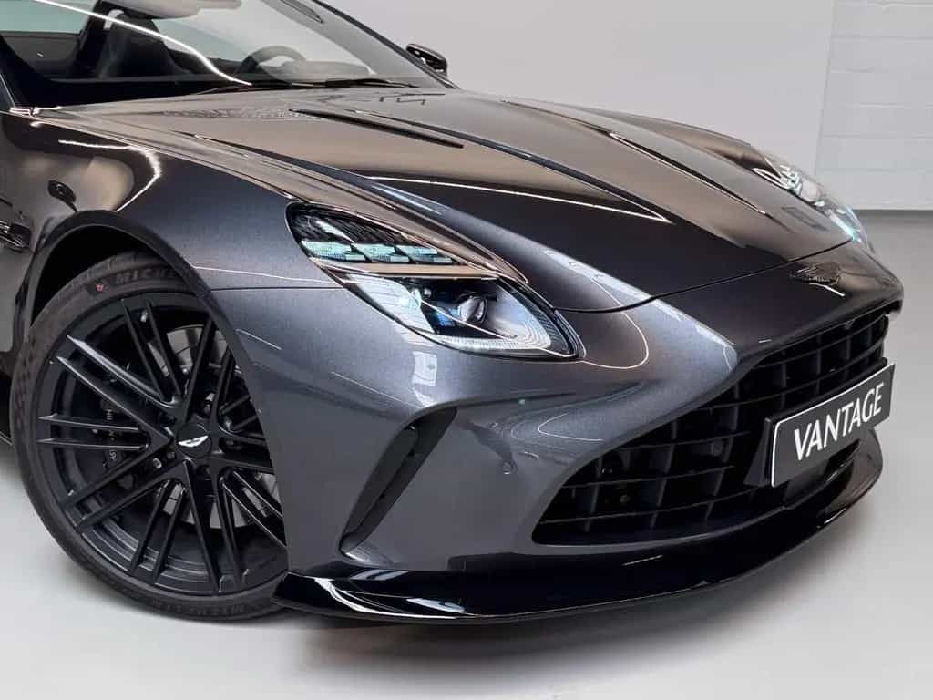 Aston Martin V8 Vantage Vantage Roadster | Aston Martin Brussels 08/2025-photo-5