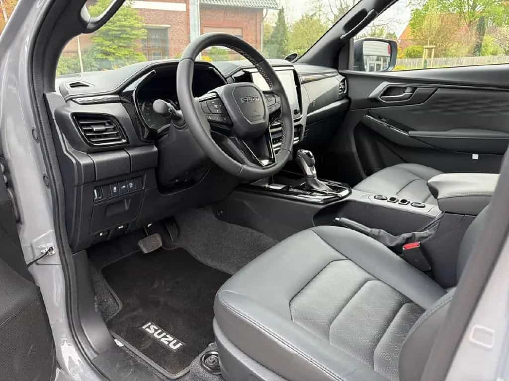 Isuzu D-Max Double Cab 4WD V-CROSS für Wohnkabine 04/2026-photo-10