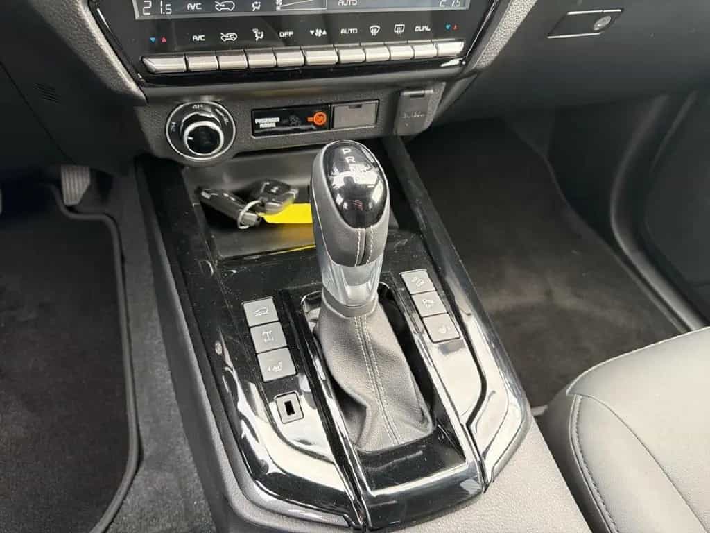 Isuzu D-Max Double Cab 4WD V-CROSS für Wohnkabine 04/2026-photo-18