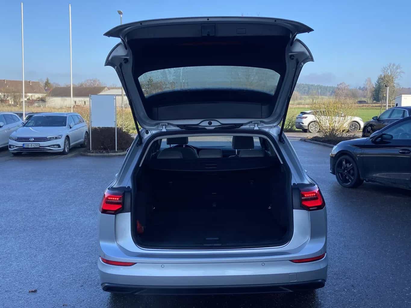 Volkswagen Golf 08/2022-photo-11