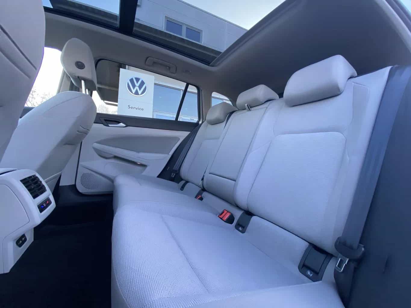 Volkswagen Golf 08/2022-photo-9