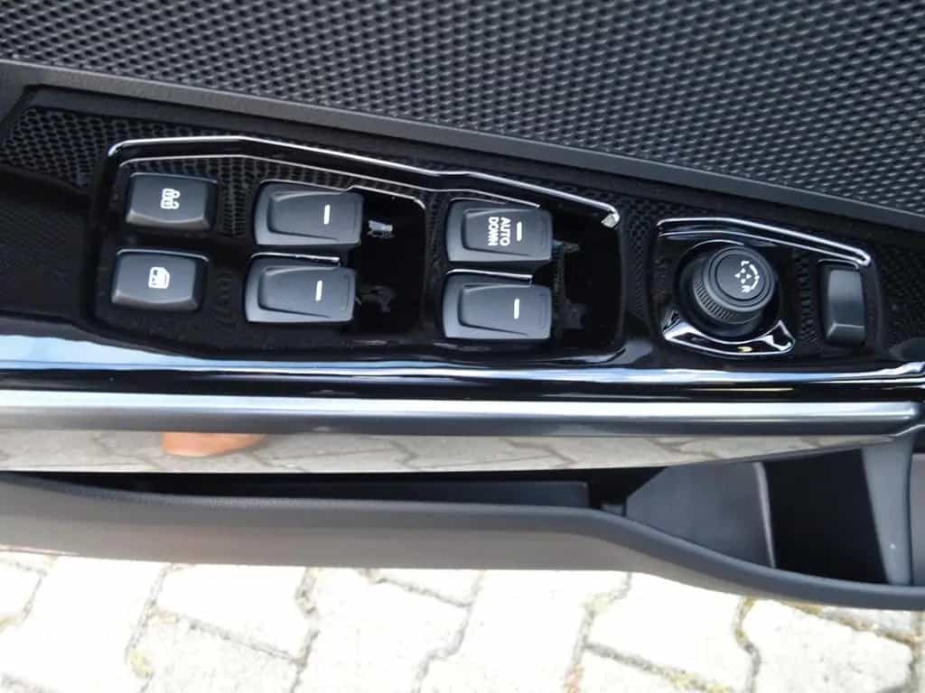 KGM Tivoli 1.5 T-GDI Essential null-photo-9