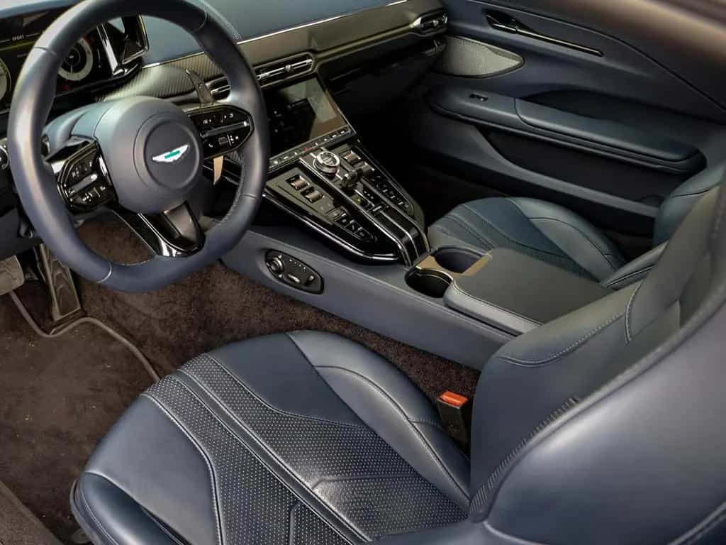 Aston Martin V8 Vantage Vantage 08/2025-photo-16