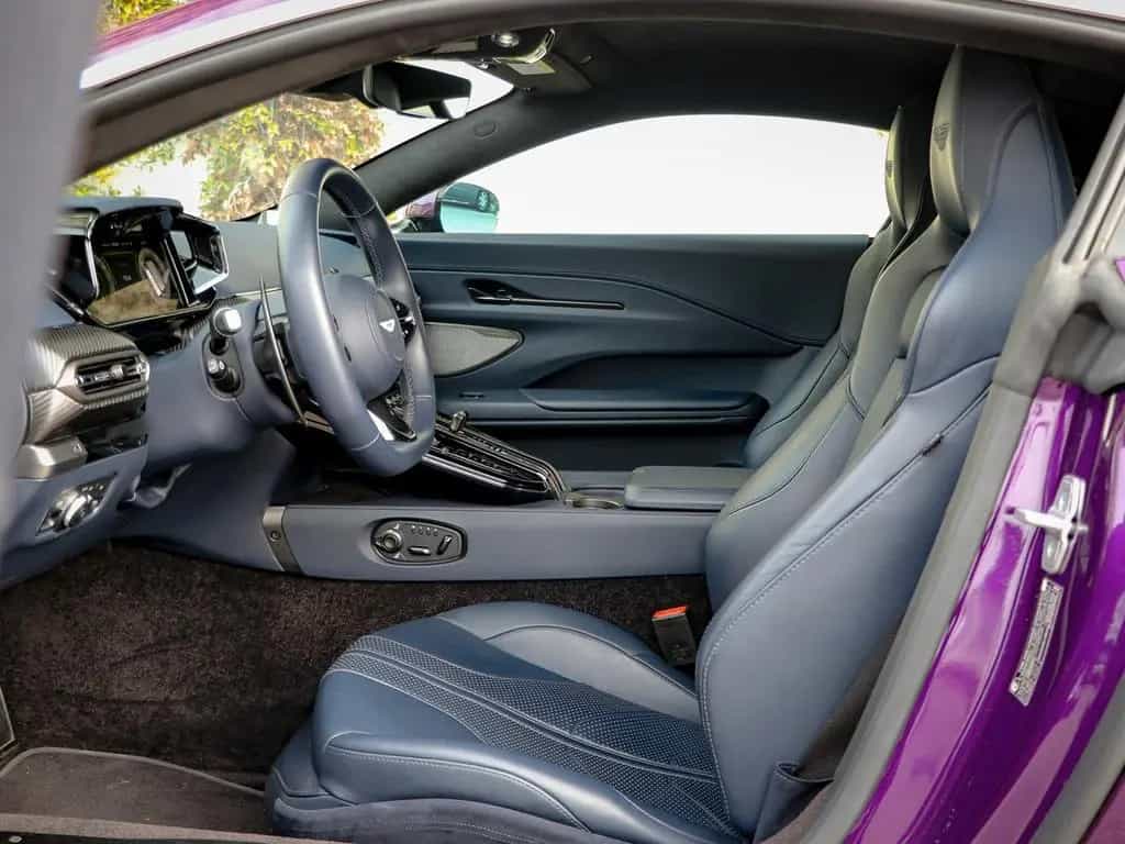 Aston Martin V8 Vantage Vantage 08/2025-photo-17