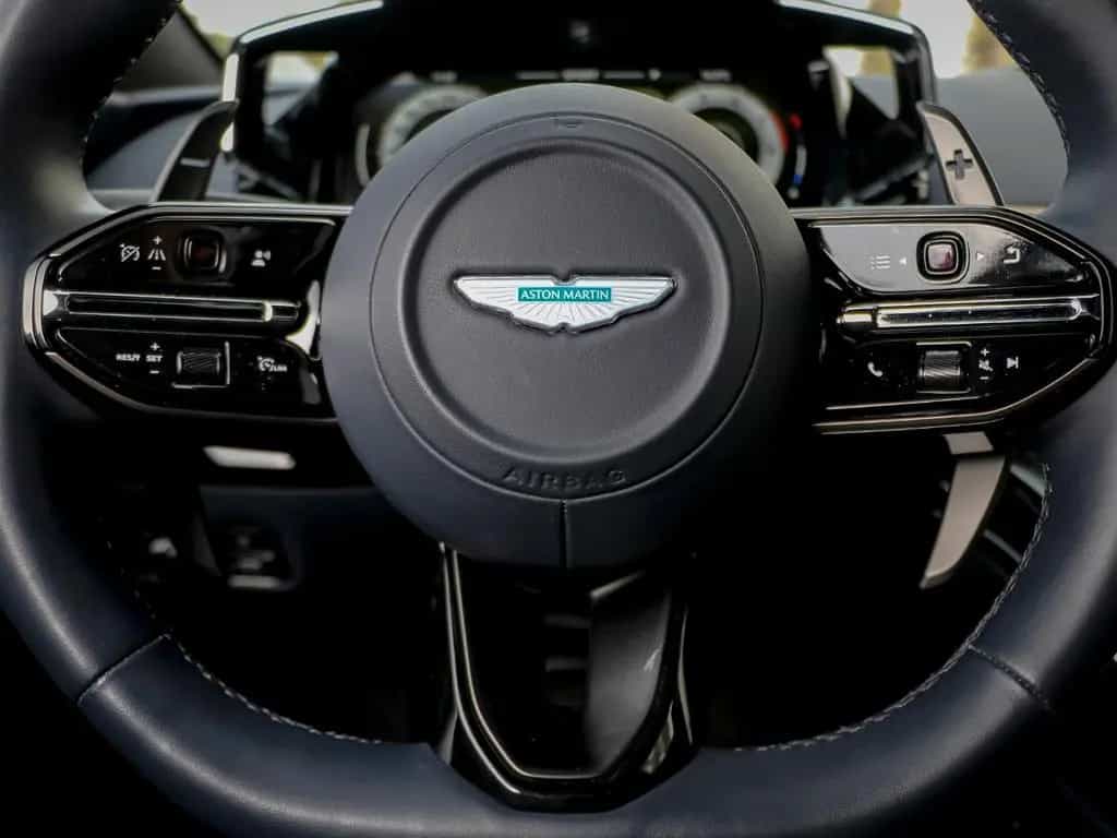 Aston Martin V8 Vantage Vantage 08/2025-photo-32