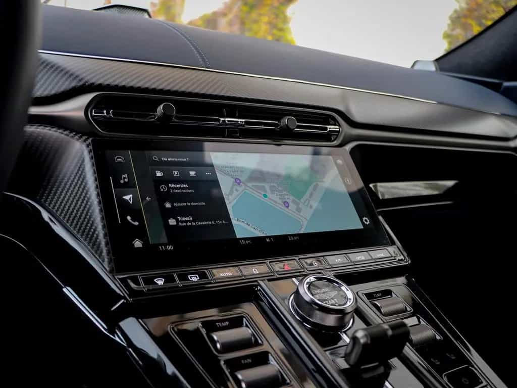 Aston Martin V8 Vantage Vantage 08/2025-photo-35