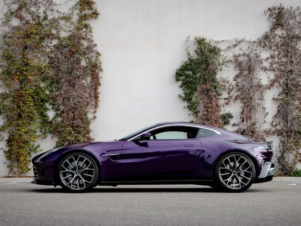 Aston Martin V8 Vantage Vantage 08/2025-photo-5