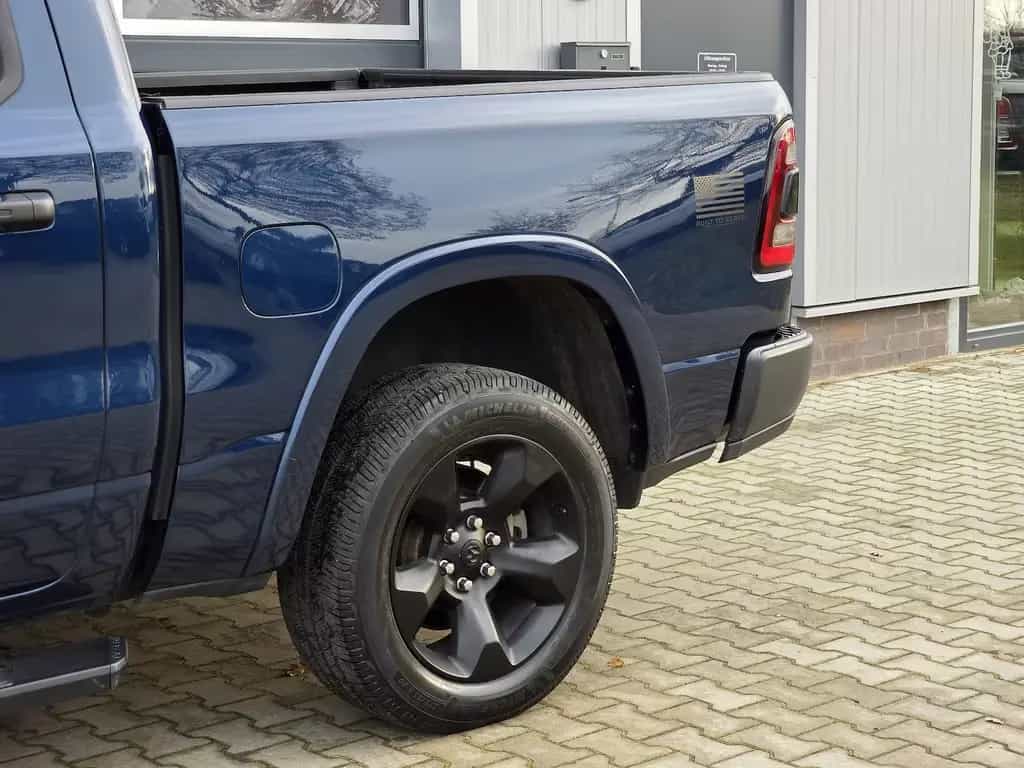Dodge RAM 1500 5.7 4x4 BTS Edition Kamera Navi AHK LED 07/2020-photo-16