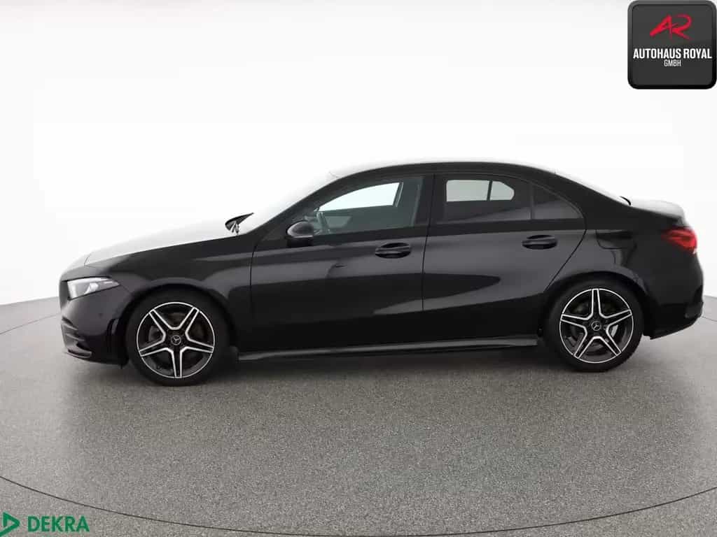 Mercedes-Benz A 250 Limousine 4MATIC AMG KAMERA,AMBIENTE,AHK 01/2021-photo-1