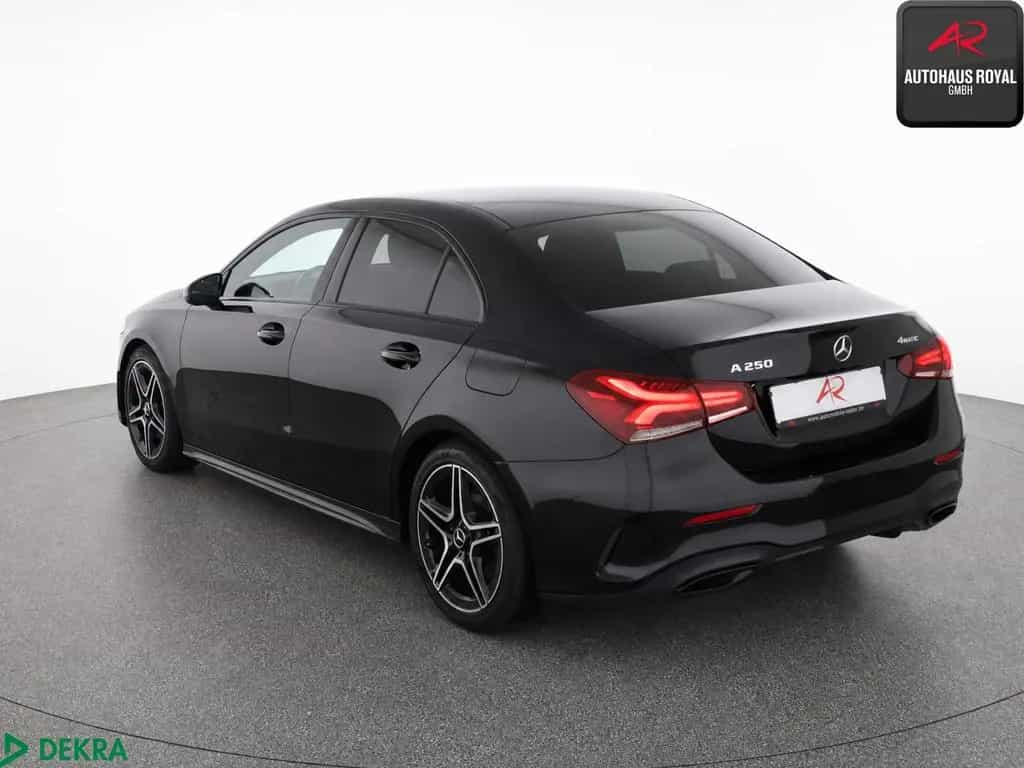 Mercedes-Benz A 250 Limousine 4MATIC AMG KAMERA,AMBIENTE,AHK 01/2021-photo-2
