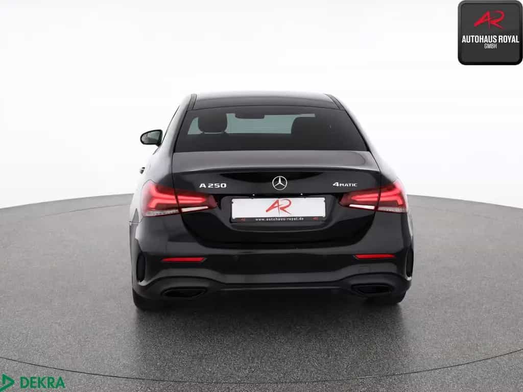 Mercedes-Benz A 250 Limousine 4MATIC AMG KAMERA,AMBIENTE,AHK 01/2021-photo-3