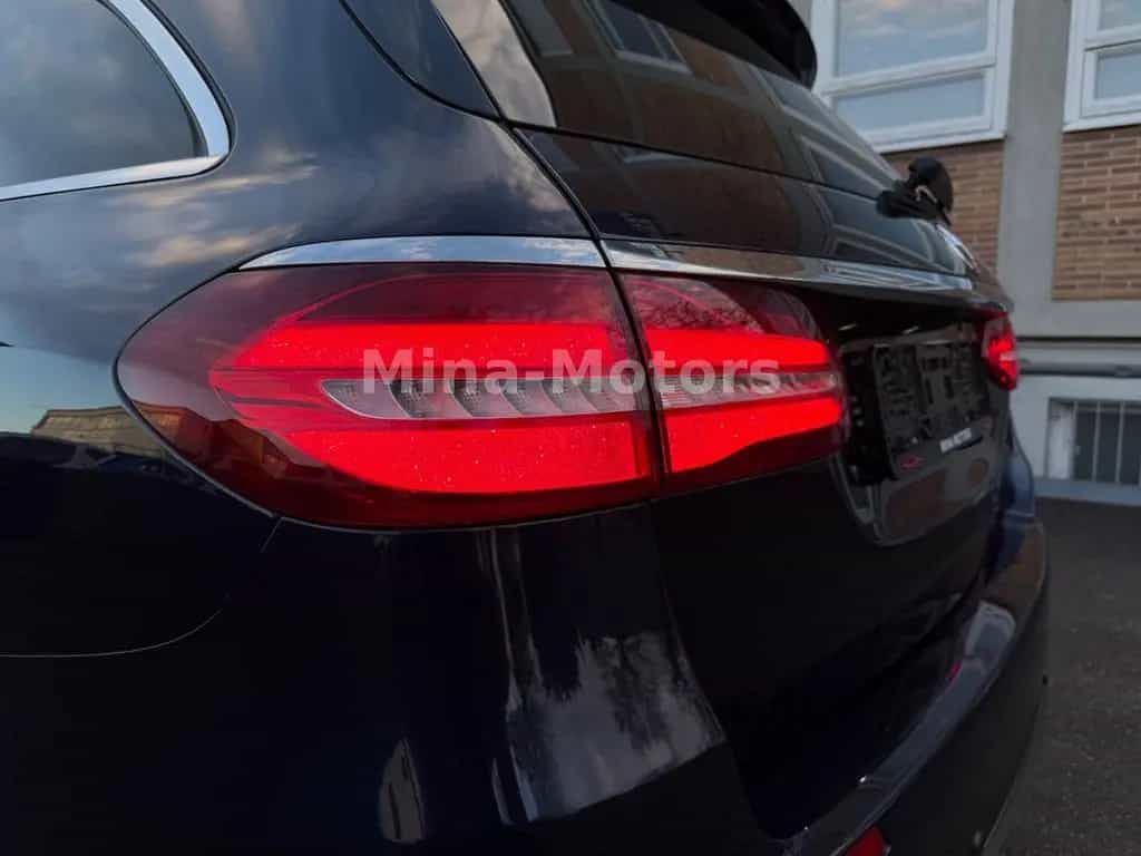Mercedes-Benz E-Class 200 AMG Sportstyle Edition LED Wide 360° 4,69% 02/2020-photo-17