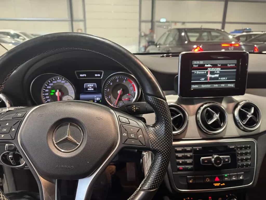 Mercedes-Benz GLA 200 1.6 KAT GLA 200 AHK Carplay/Navi 07/2014-photo-14