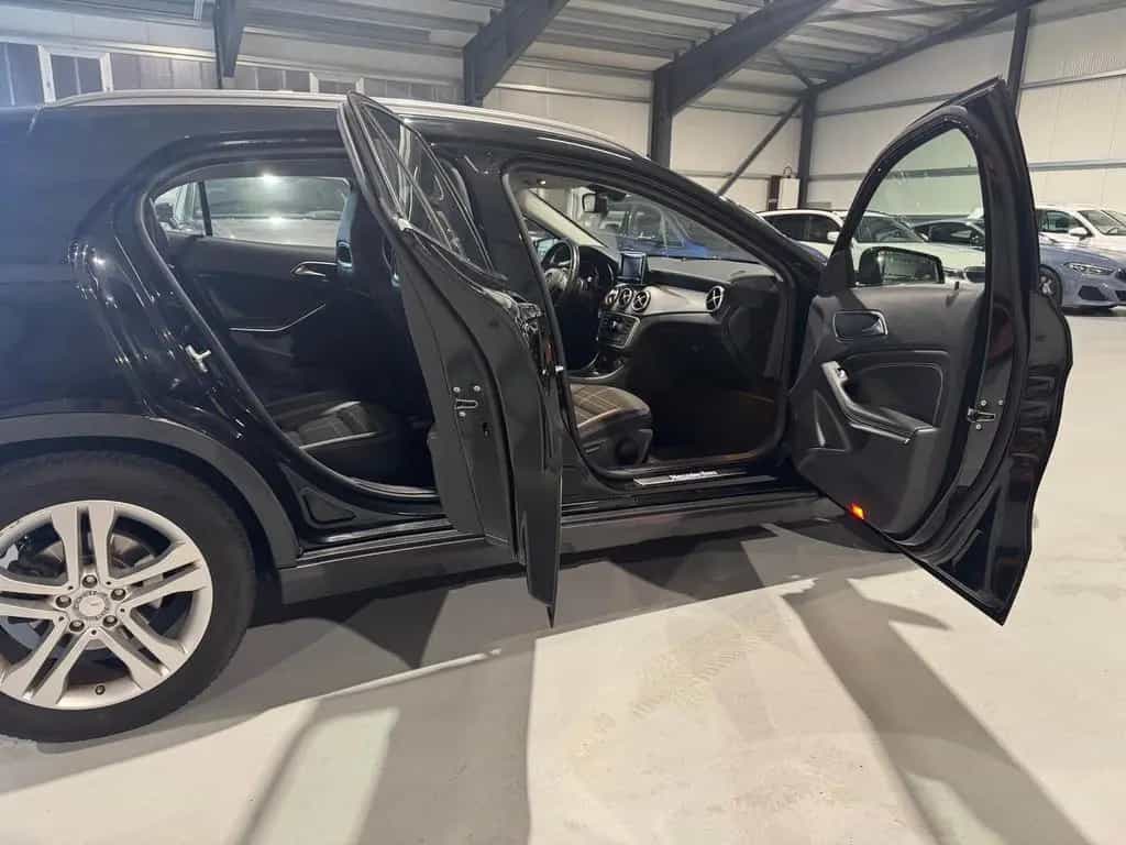 Mercedes-Benz GLA 200 1.6 KAT GLA 200 AHK Carplay/Navi 07/2014-photo-16