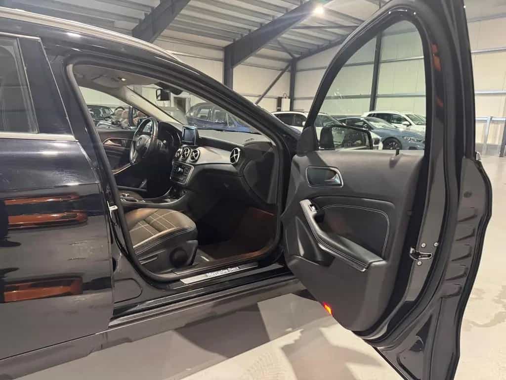 Mercedes-Benz GLA 200 1.6 KAT GLA 200 AHK Carplay/Navi 07/2014-photo-17