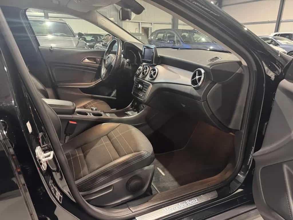 Mercedes-Benz GLA 200 1.6 KAT GLA 200 AHK Carplay/Navi 07/2014-photo-18