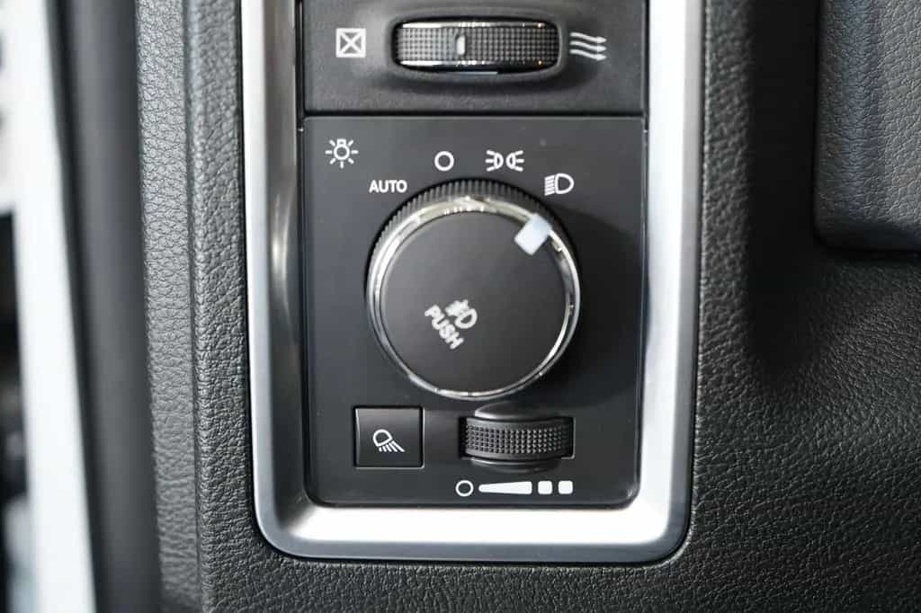 Dodge RAM 1500 5,7 4x4 *2.Hand*Unfallfrei*LPG*20 Z.* 07/2016-photo-23