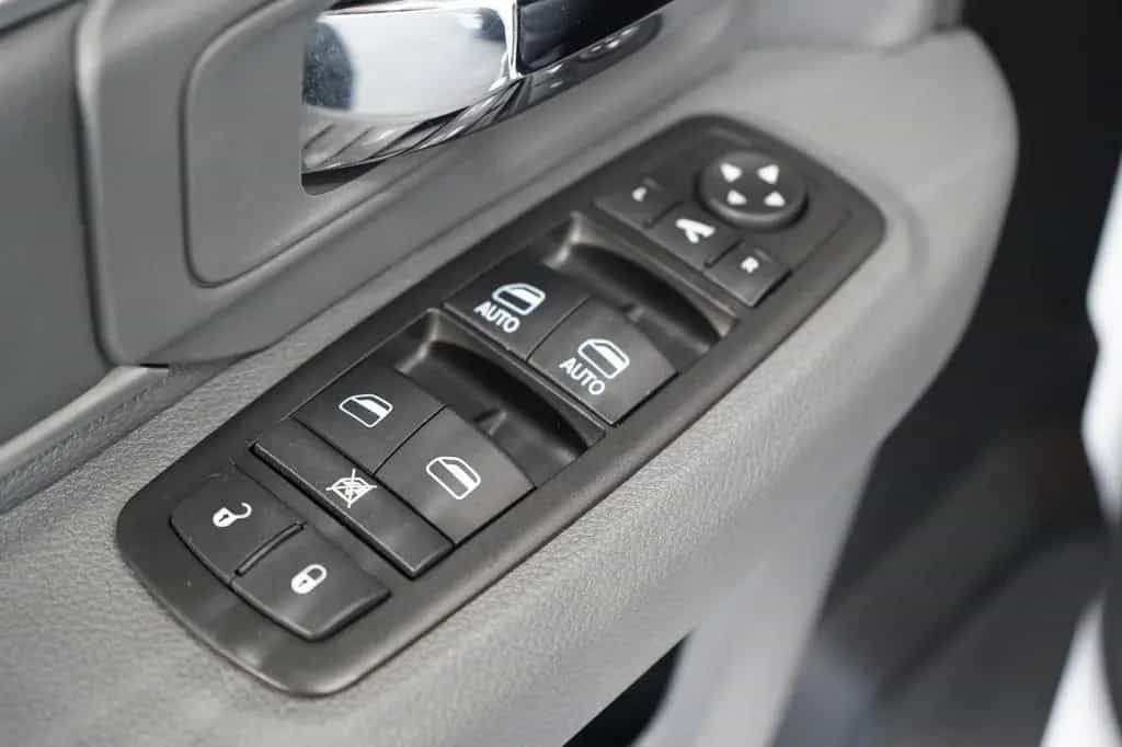 Dodge RAM 1500 5,7 4x4 *2.Hand*Unfallfrei*LPG*20 Z.* 07/2016-photo-24