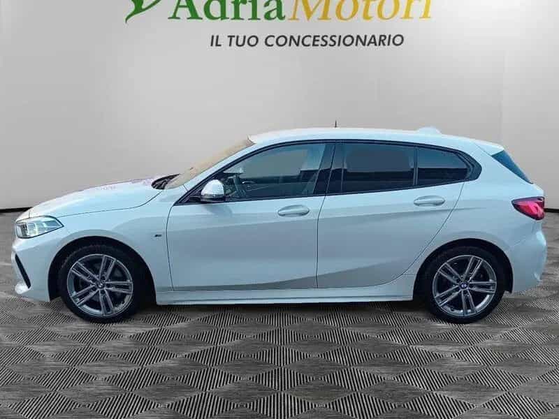 BMW Serie 1 118d 5p. Msport 01/2022-photo-1