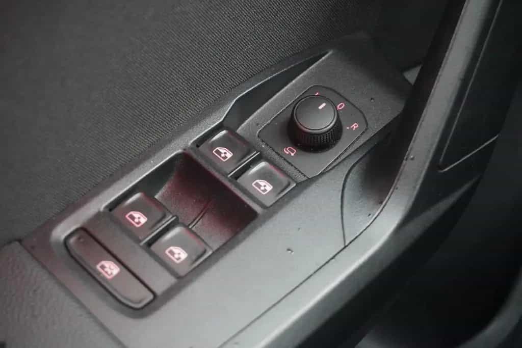 Seat Arona 1.0 TSI FR DSG LED Navi Virtual Cockpit 03/2021-photo-17