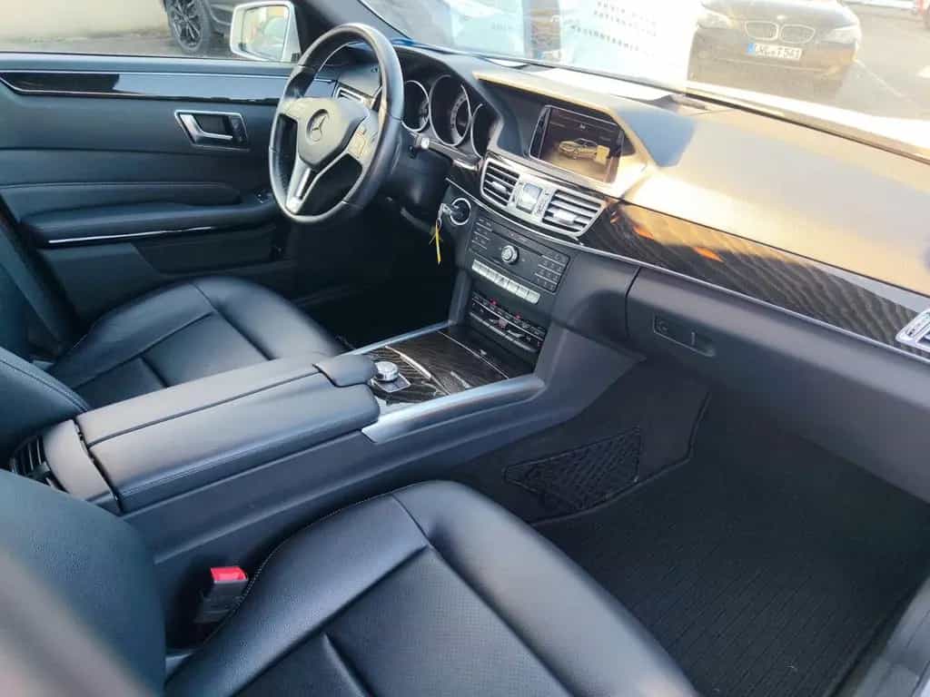 Mercedes-Benz E-Class 200 T AVANTGARDE 03/2017-photo-7