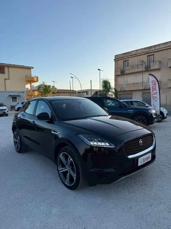 Jaguar E-Pace 2.0D 150 CV 06/2018-photo-9