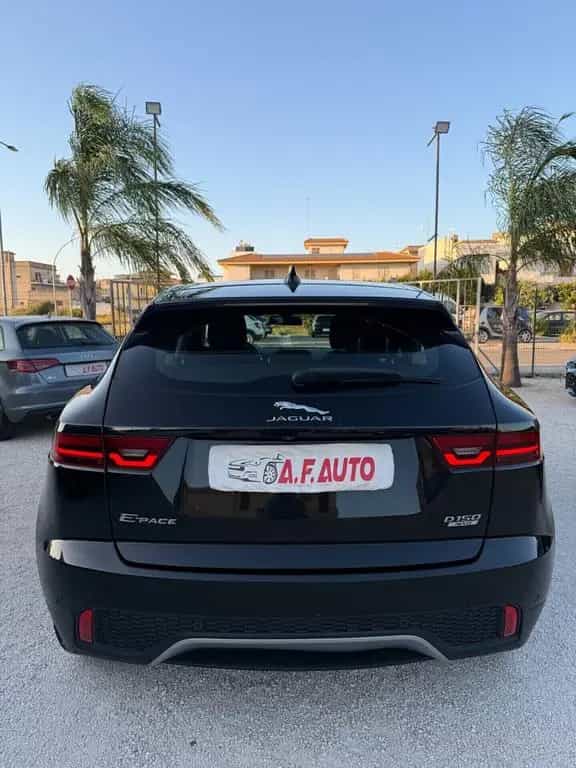Jaguar E-Pace 2.0D 150 CV 06/2018-photo-5