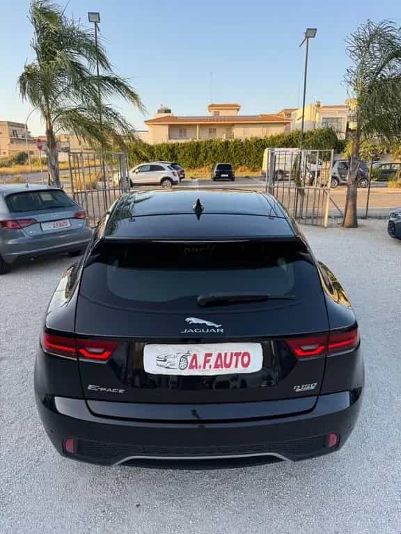 Jaguar E-Pace 2.0D 150 CV 06/2018-photo-6
