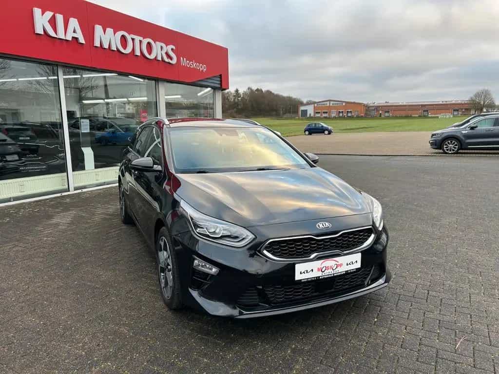 Kia Ceed SW 1,6 CRDi DCT Spirit Navi Tech JBL LED 03/2020-photo-0