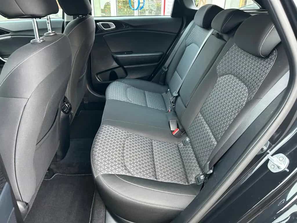 Kia Ceed SW 1,6 CRDi DCT Spirit Navi Tech JBL LED 03/2020-photo-10